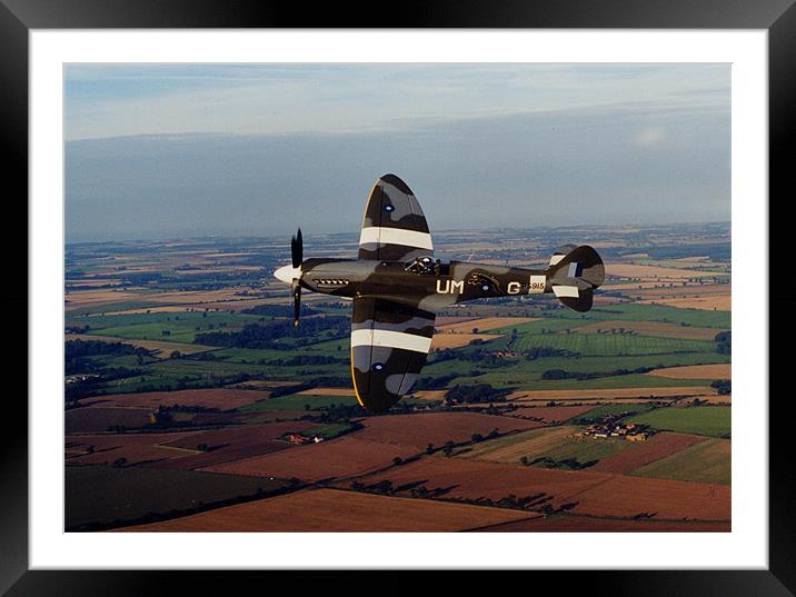 Mk19 Spitfire  Framed Mounted Print by John Siddle