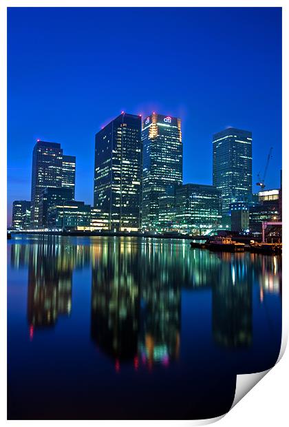 Canary Wharf at dusk Print by Stuart Gennery