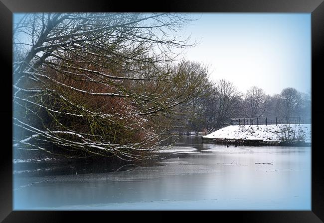 icy lake Framed Print by sue davies