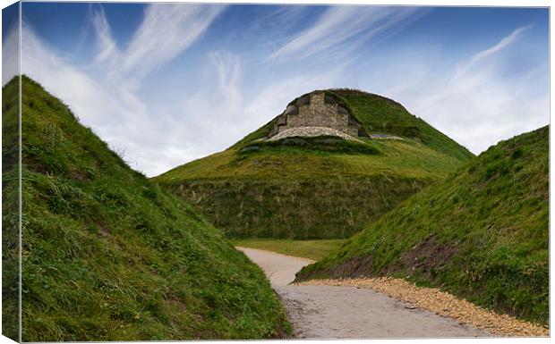 Northumberlandia lady of the north Canvas Print by Michael Thompson