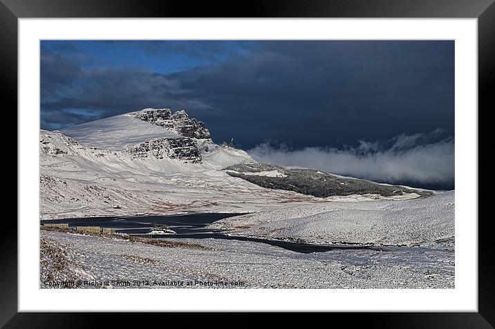The Storr in winter Framed Mounted Print by Richard Smith