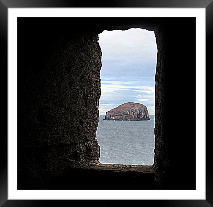 tantallon castle Framed Mounted Print by dale rys (LP)