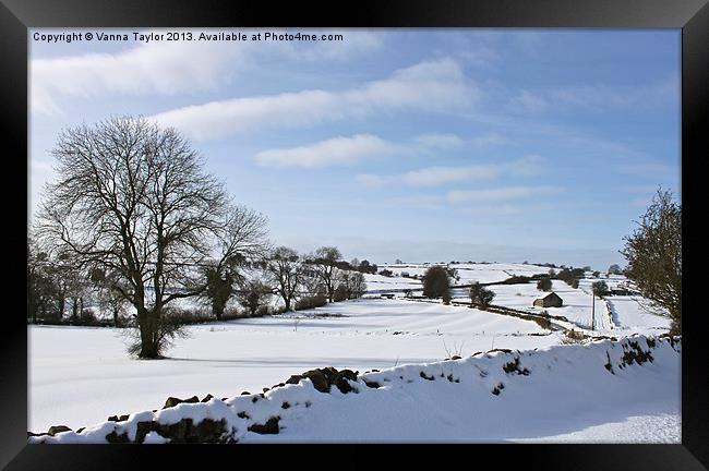 Derbyshire Winter Landscape Framed Print by Vanna Taylor