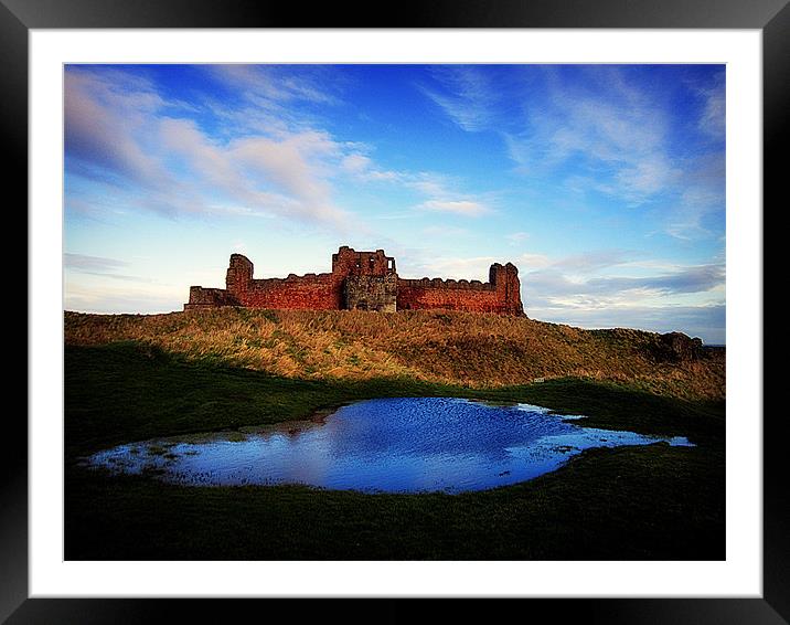 ice cold tantallon castle 2 Framed Mounted Print by dale rys (LP)