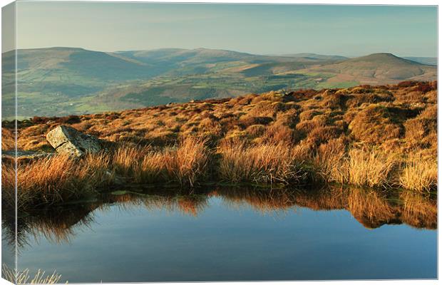 moorland mirage brecon beacons Canvas Print by simon powell