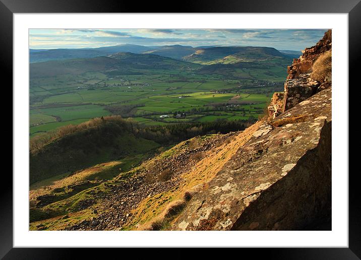 hatteral hill black mountains brecon beacon wales Framed Mounted Print by simon powell