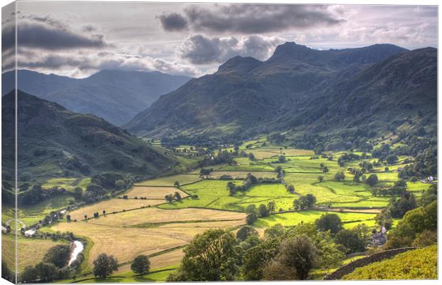 Great Langdale,Lake District Canvas Print by Stuart Gennery
