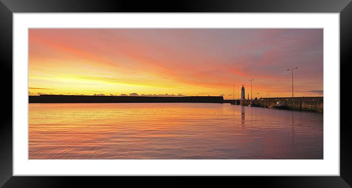 Anstruther Harbour Framed Mounted Print by Bob Legg