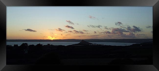 Sunset  on St Michaels Mount Framed Print by Carol Young