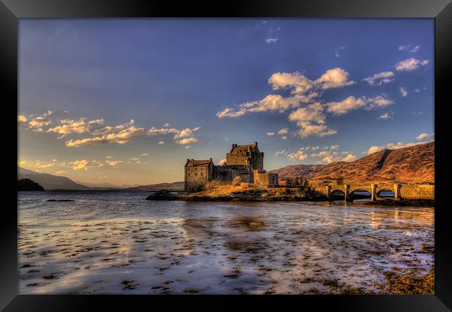 Eilean Donan Castle Scotland. Framed Print by Derek Beattie