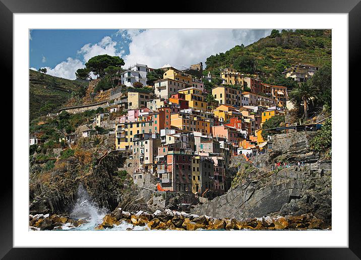 Riomaggiore Village in the Cinque Terre Framed Mounted Print by Rob Washington
