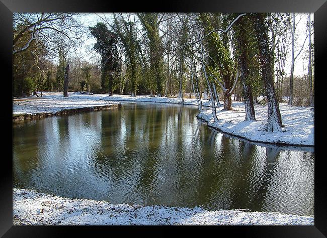 The Cherwell in winter. Framed Print by mike lester