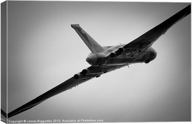 Vulcan Vulcan XH558 Canvas Print by J Biggadike