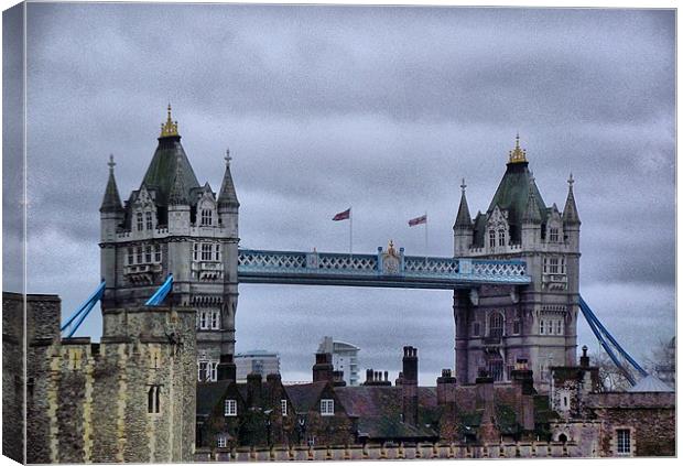 The tower of london Canvas Print by yvette wallington