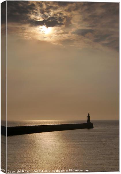 Tynemouth Pier Canvas Print by Ray Pritchard