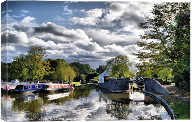 Kingswood Junction, Stratford-upon-Avon Canal Canvas Print by Robin Dengate