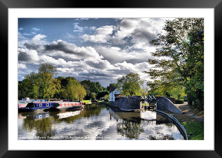 Kingswood Junction, Stratford-upon-Avon Canal Framed Mounted Print by Robin Dengate