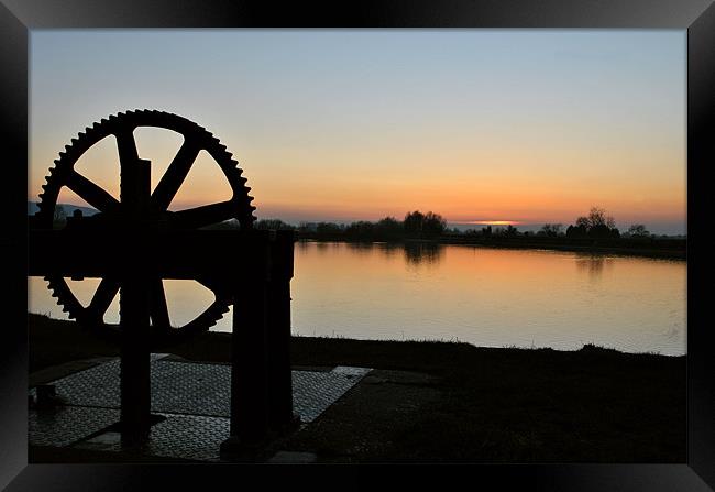 Sluice Wheel at Startops End Framed Print by graham young