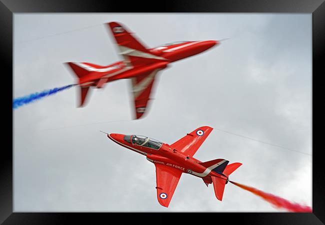 Red arrows crossover Framed Print by Rachel & Martin Pics