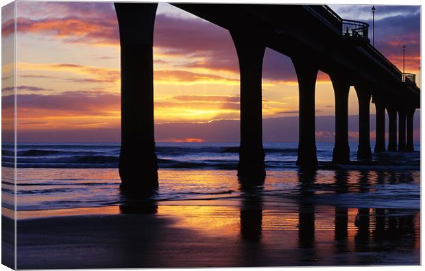 Sunrise New Brighton Pier, New Zealand Canvas Print by Maggie McCall