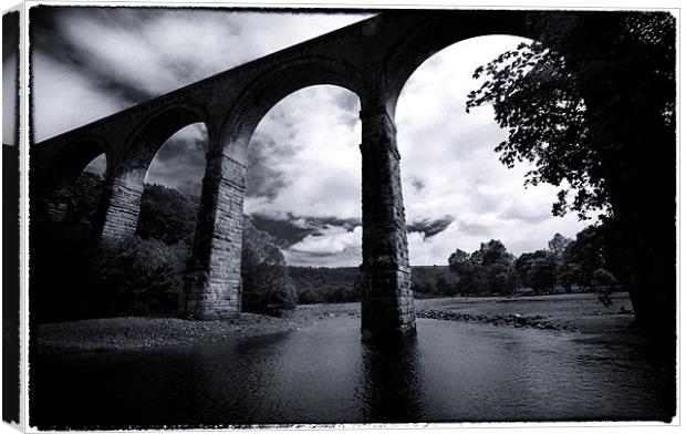 Lambley Viaduct, Cumbria. Canvas Print by David Hare