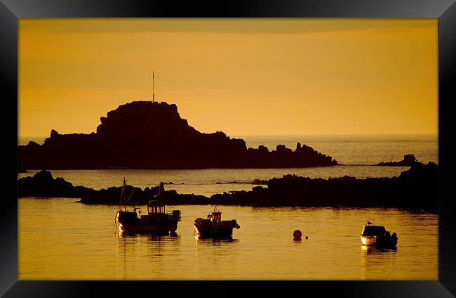 Cobo Bay Sunset Guernsey Framed Print by Tracey Selby