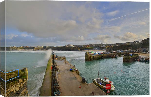 Cornwall: Newquay Harbour Canvas Print by Rob Parsons