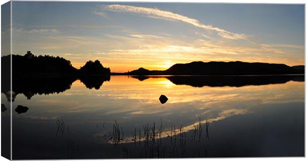 Loch Tarff Sunset. Canvas Print by mary stevenson