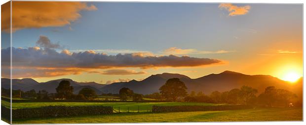 The Lake District: A glorious Sunset Canvas Print by Rob Parsons