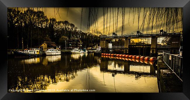 Alyesford Lock Framed Print by Dawn O'Connor