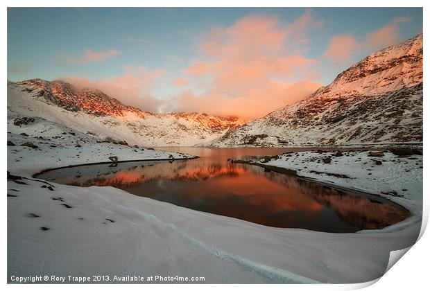 First light at Llyn Llydaw Print by Rory Trappe