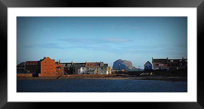 north berwick on the sea Framed Mounted Print by dale rys (LP)