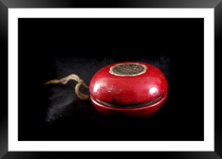 Yo-yo Framed Mounted Print by Maria Tzamtzi Photography