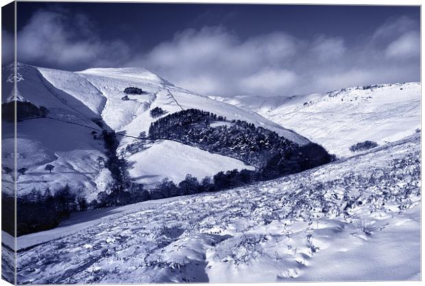 Snow covered Valley,Grindsbrook near Edale Canvas Print by Darren Galpin