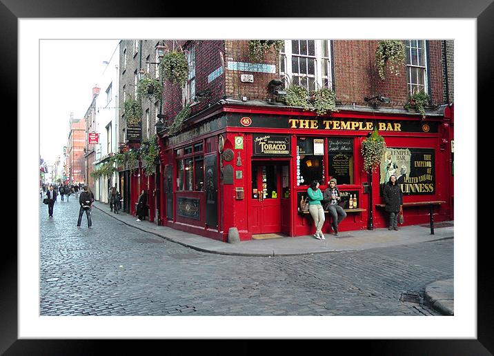 The Temple Bar Framed Mounted Print by Don Rorke