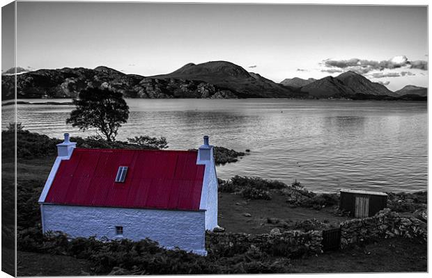 Red Roofed House Scotland Canvas Print by Derek Beattie