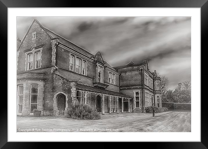 OAKWOOD HOUSE Framed Mounted Print by Rob Toombs