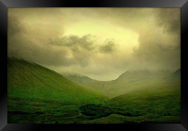 highland mood Framed Print by dale rys (LP)