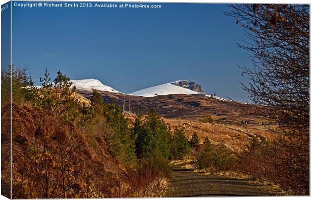 DSC_4312 Snow capped Storr Canvas Print by Richard Smith