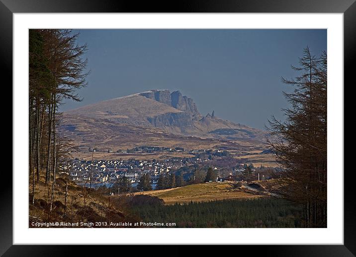 DSC_4523b Portree & the Storr Framed Mounted Print by Richard Smith