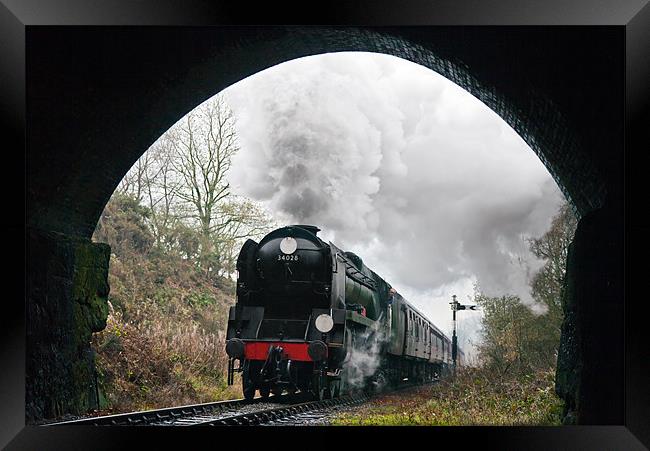 Steam tain powers into a Tunnel Framed Print by Ian Duffield