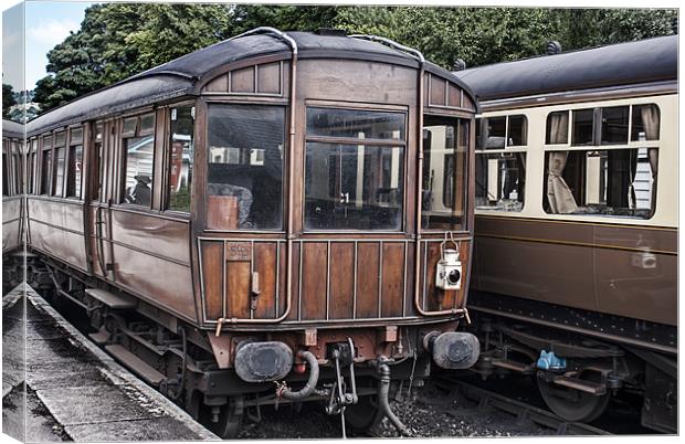 Old Carriage Canvas Print by Sam Smith