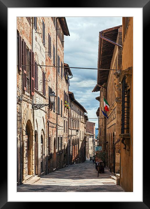 Quaint old Tuscan street Framed Mounted Print by Ian Duffield