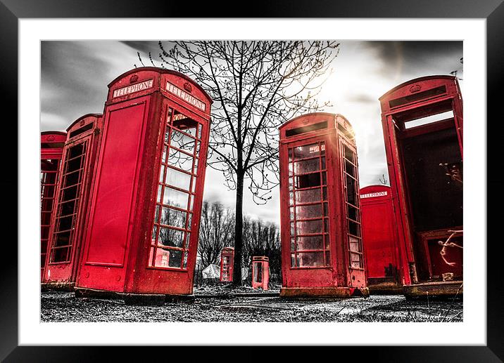 Red Phonebox Art Framed Mounted Print by Ian Hufton