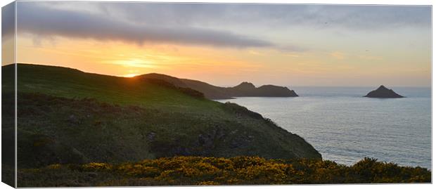 Cornwall: Sunset over the Rumps Canvas Print by Rob Parsons