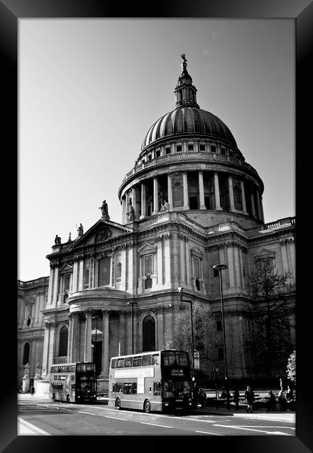 St Pauls Cathedral London Framed Print by David Pyatt