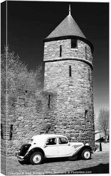 Citroen Traction Avant in Black and white Canvas Print by Mark Bunning