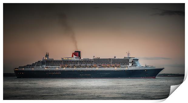 Queen Mary Passing Cowes Print by Ian Johnston  LRPS