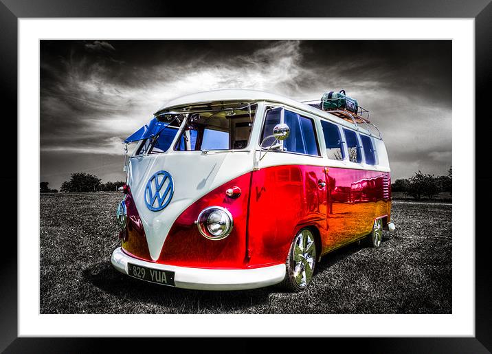 Red split screen VW camper van Framed Mounted Print by Ian Hufton