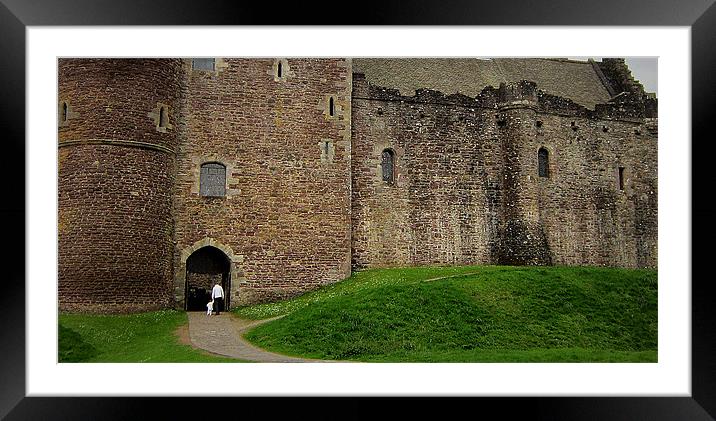 doune castle Framed Mounted Print by dale rys (LP)